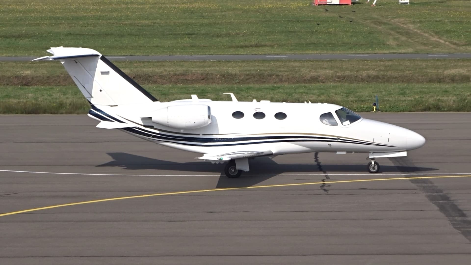 Light private jet