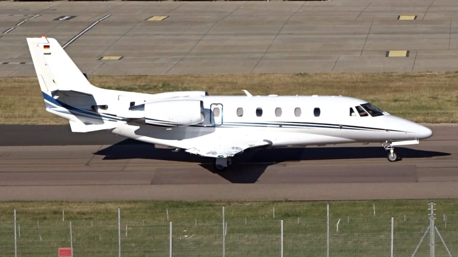 Midsize private jet