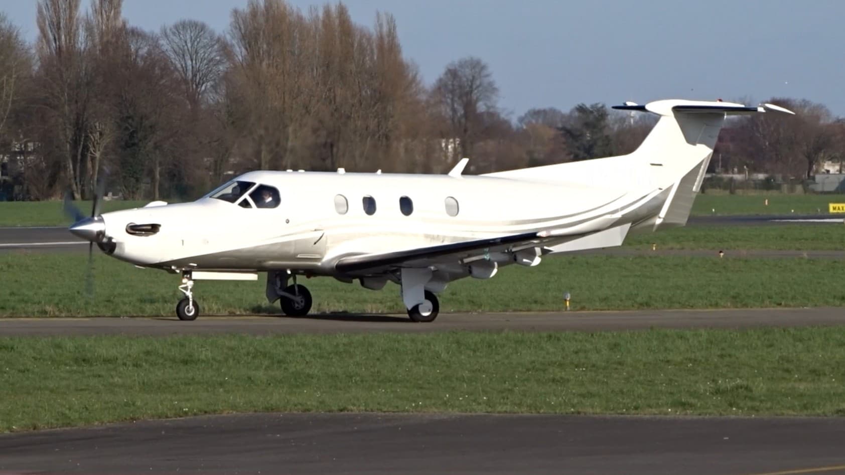 Light private jet