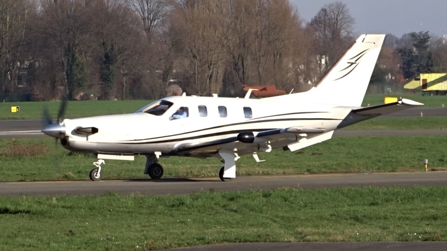 Light private jet